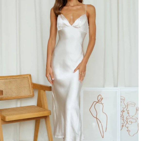 Hello Molly Midi Dress Old Town Rd Beige - Picture 1 of 3